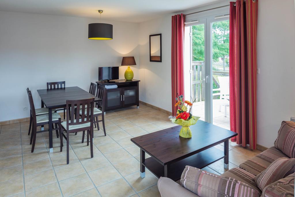 Vacanceole - Le Domaine Du Golf D'Albret Barbaste ภายนอก รูปภาพ