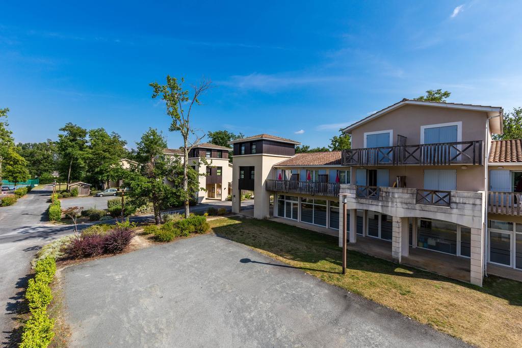 Vacanceole - Le Domaine Du Golf D'Albret Barbaste ภายนอก รูปภาพ