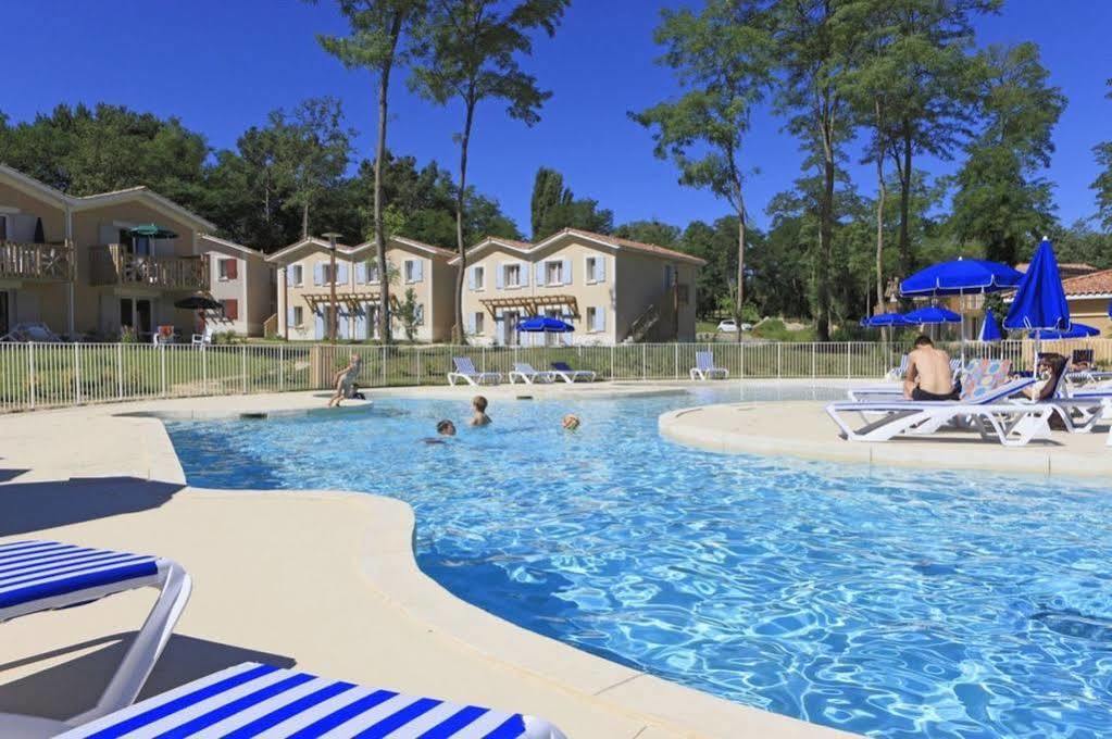 Vacanceole - Le Domaine Du Golf D'Albret Barbaste ภายนอก รูปภาพ